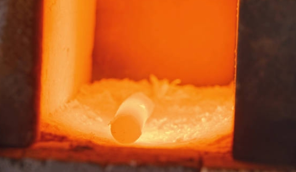 Top Alloys with Superior High-Temperature Oxidation Resistance